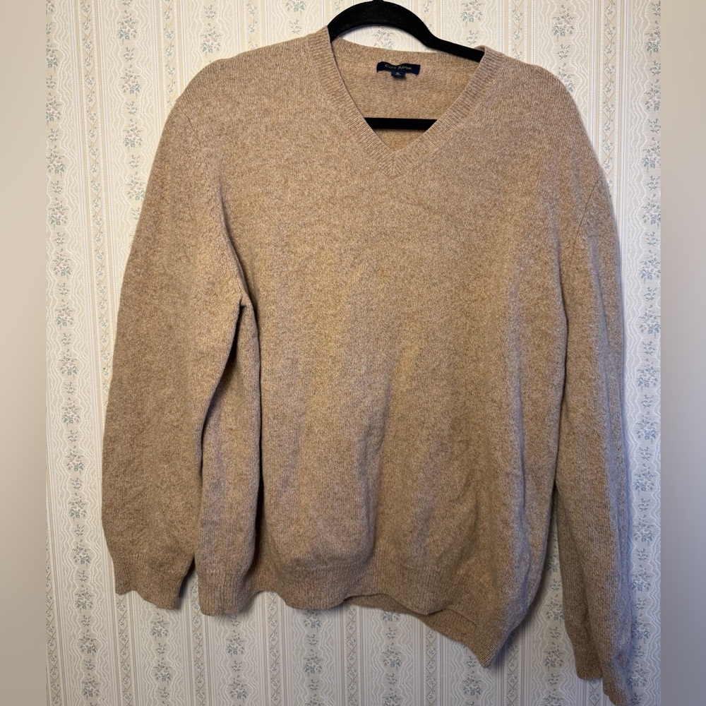 Club Room Men’s XL Lambswool V-Neck Sweater Beige Tan color